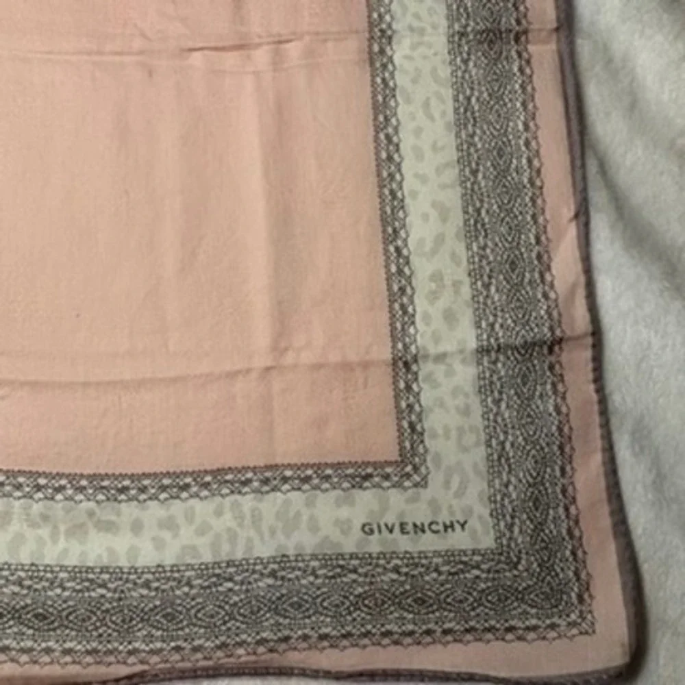 Vtg GIVENCHY Scarf Handkerchief Leopard Lace Pink Gray 18.5